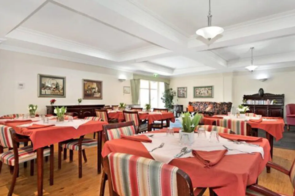 Dining room with red tablecloths