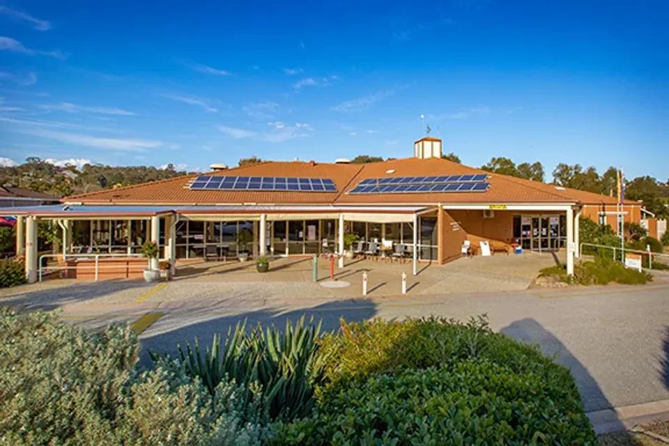 Single-storey residence exterior